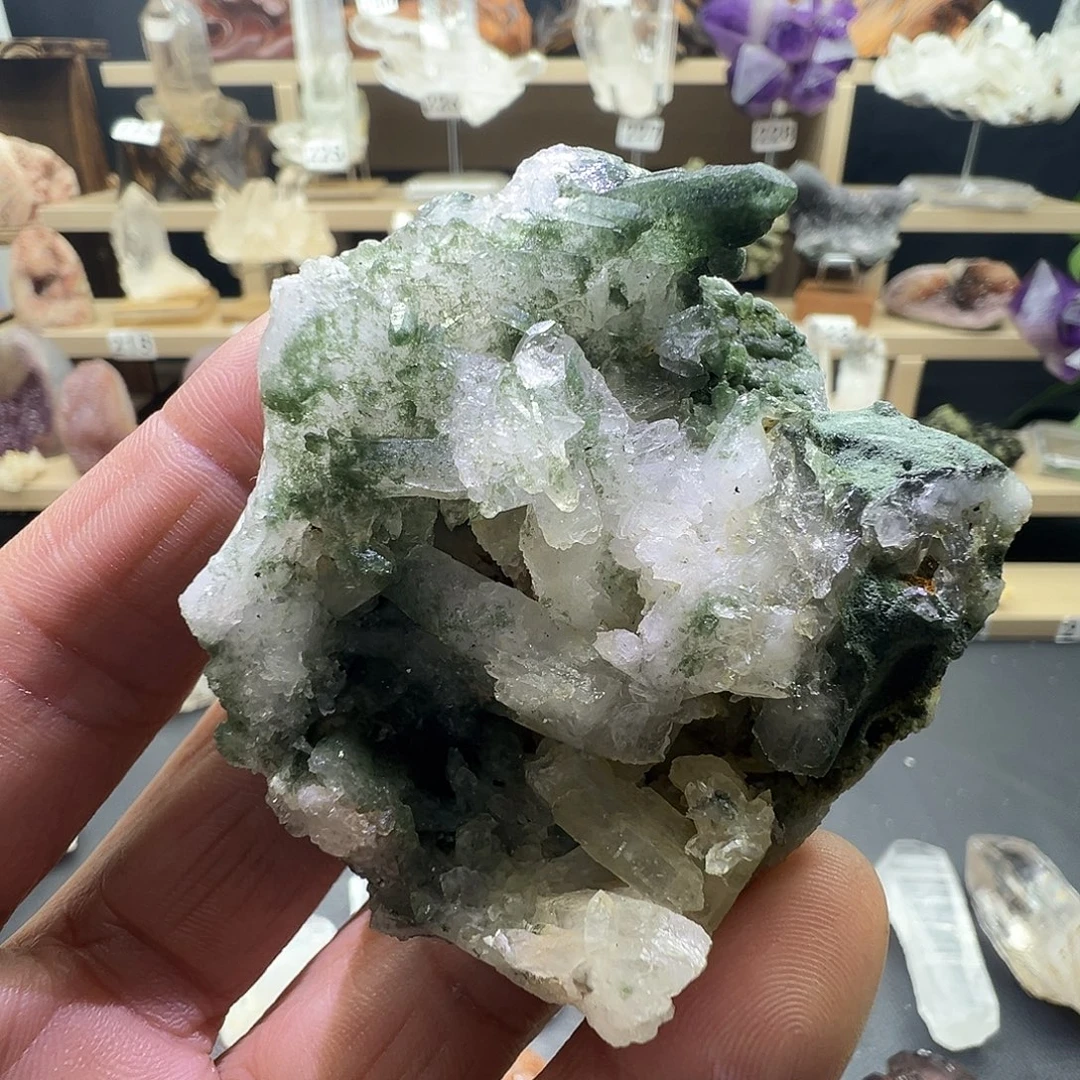 石材绿幽灵水晶摆件，