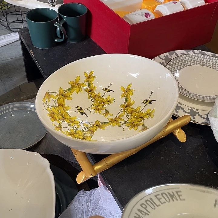 陶瓷花瓶部分（微瑕）