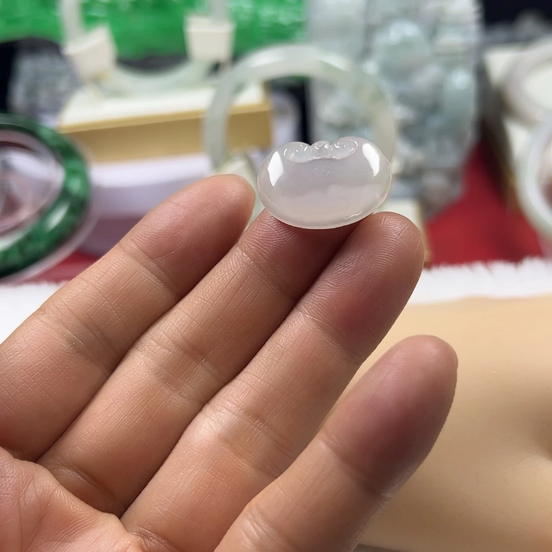 颈饰未镶嵌翡翠如意锁