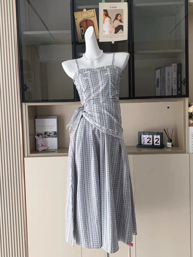 蓝色格纹学院风收腰显瘦裹胸吊带连衣裙夏季新款