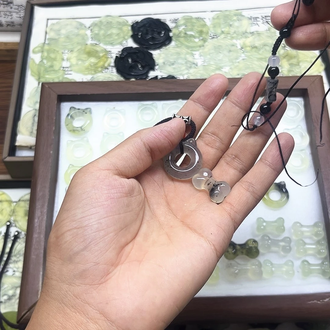 合金蛇纹石玉吊坠(赠链)