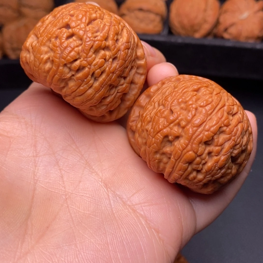 文玩核桃把件秦岭野生核桃