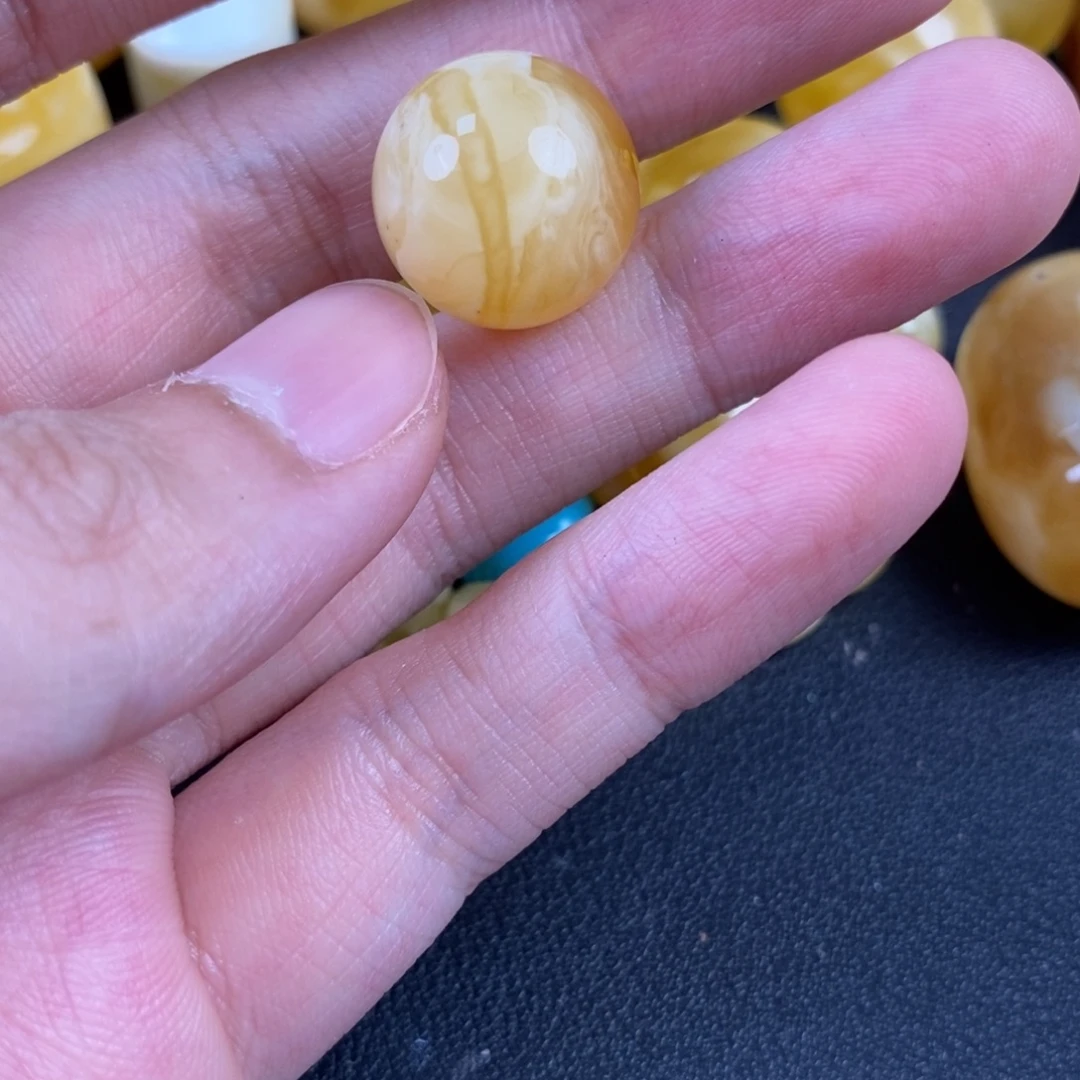 琥珀未镶嵌裸石微瑕33