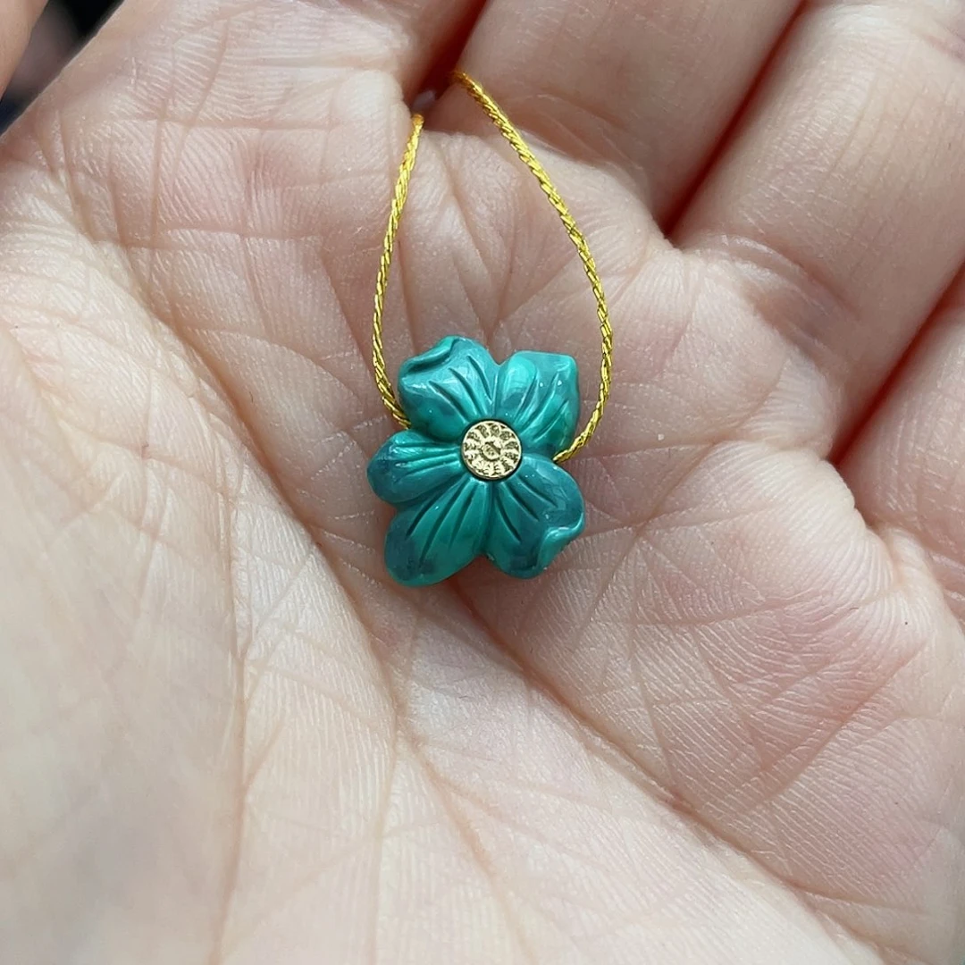 绿松石颈饰未镶嵌