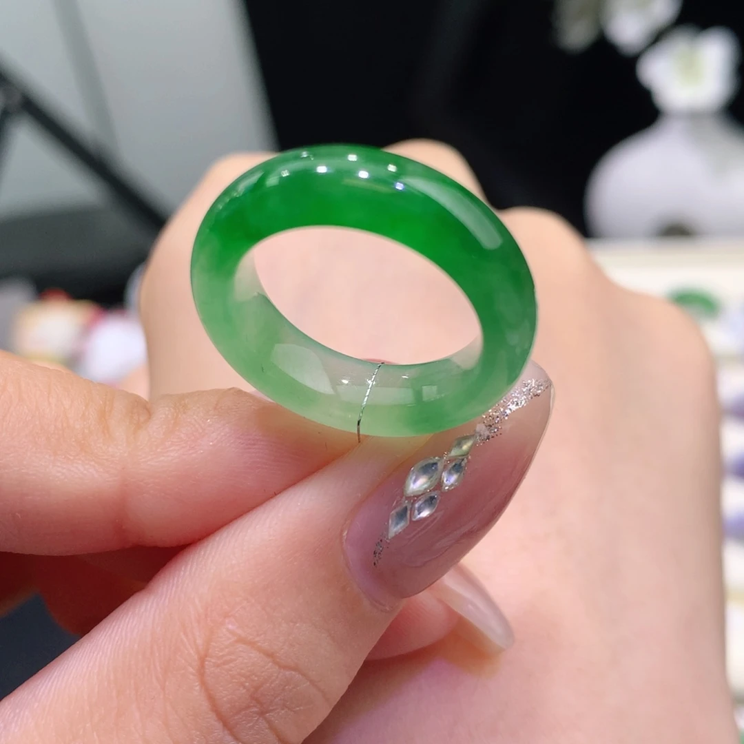 翡翠未镶嵌戒指翡翠