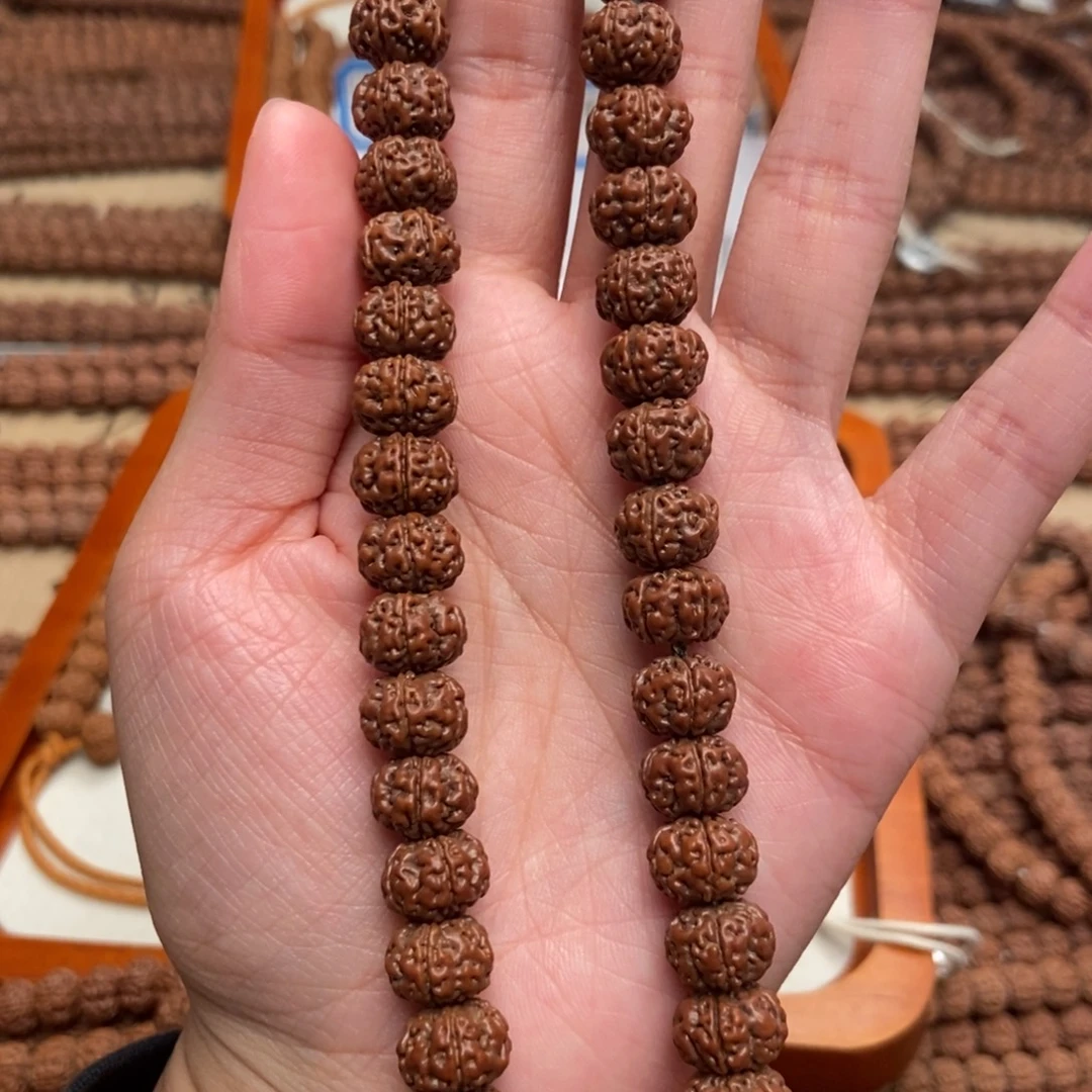 @***苏金刚菩提吊坠老树王手持卡10