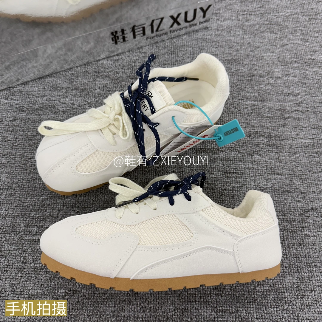 鞋有亿  2025秋冬新款潮流阿甘德训鞋女平底米色休闲鞋子小众板鞋