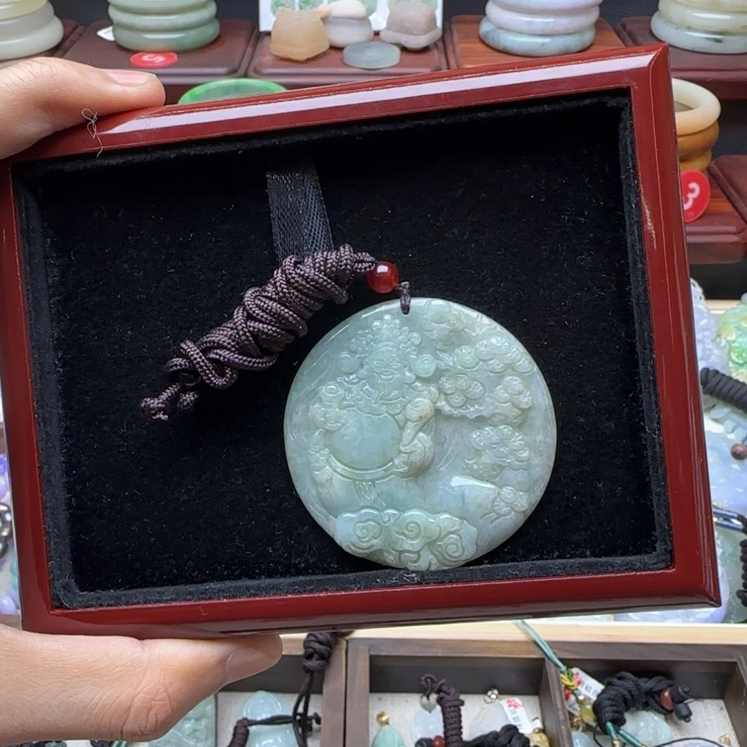 翡翠未镶嵌颈饰清
