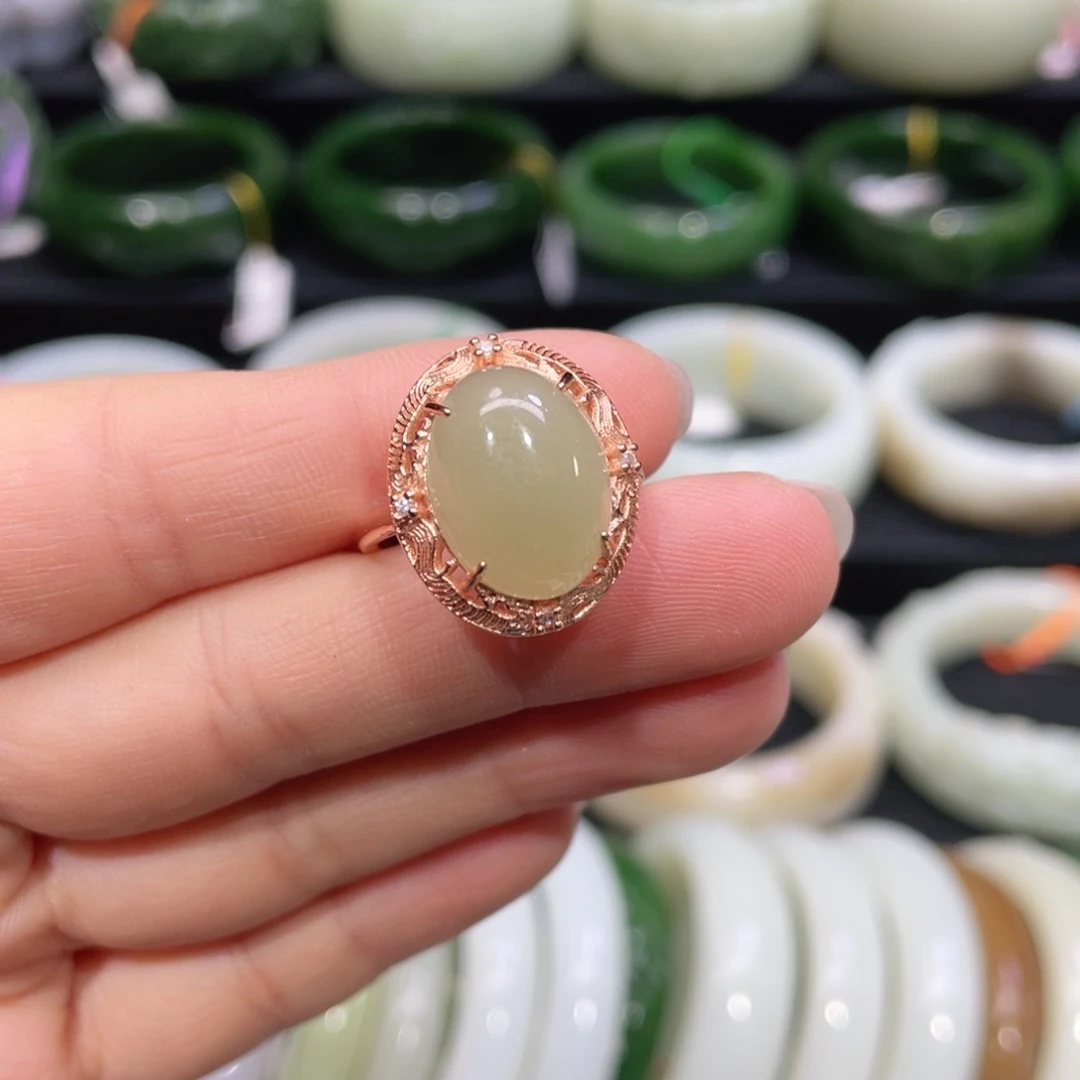 未镶嵌戒指和田玉