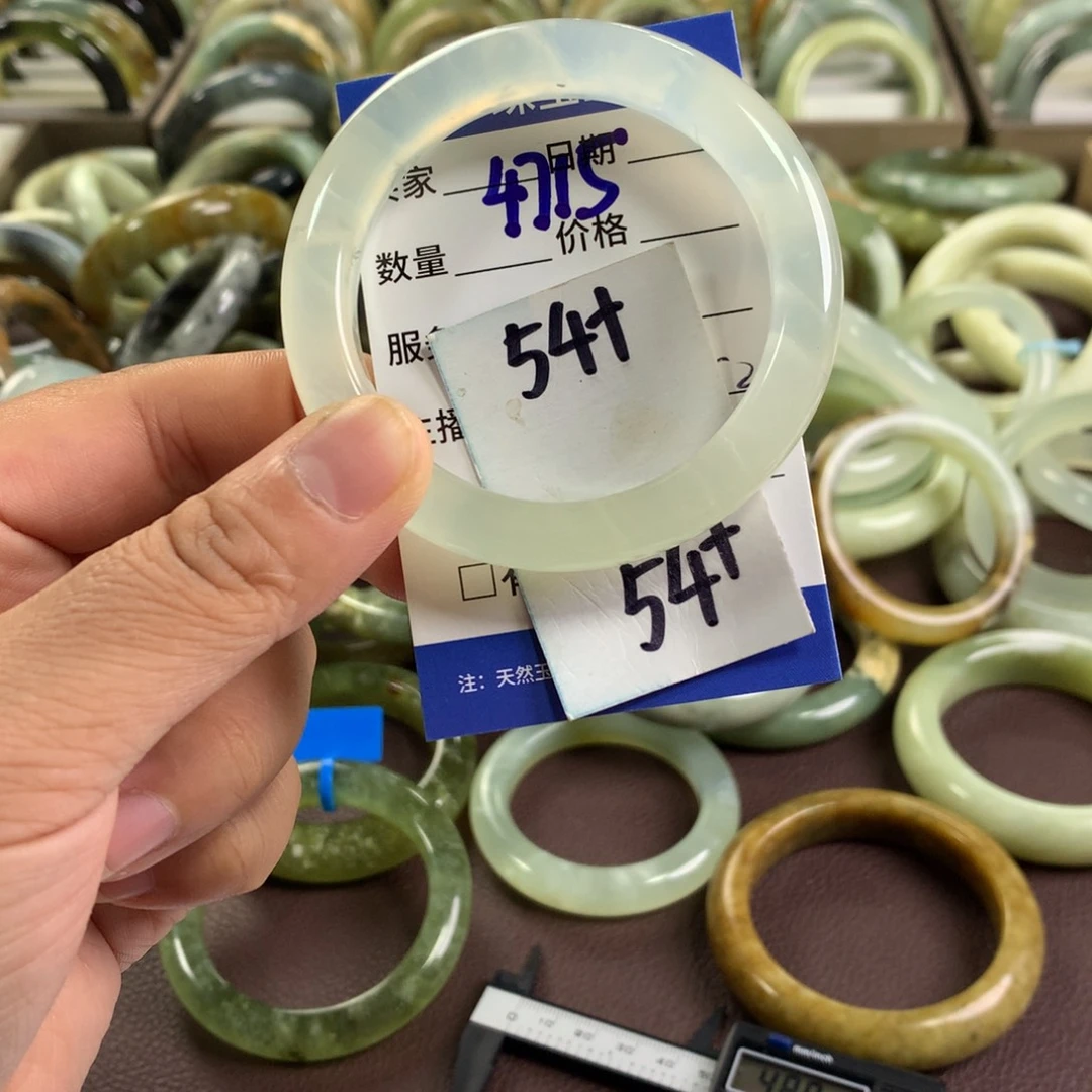 蛇纹石玉未镶嵌手镯4715