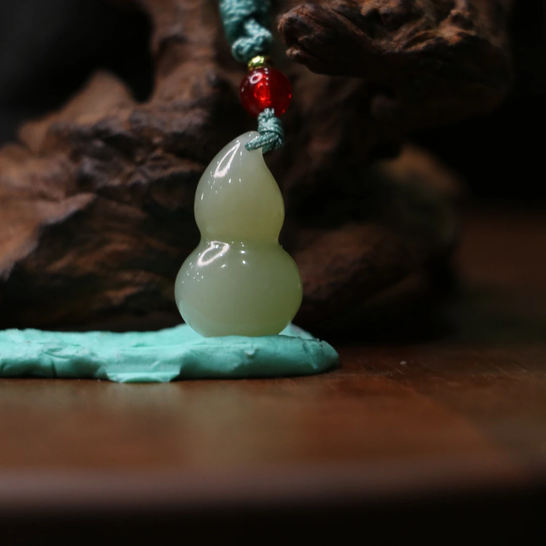 9和田玉青白玉葫芦/171635保利山东拍卖