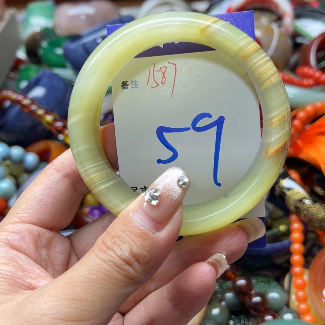 石英质玉手镯未镶嵌