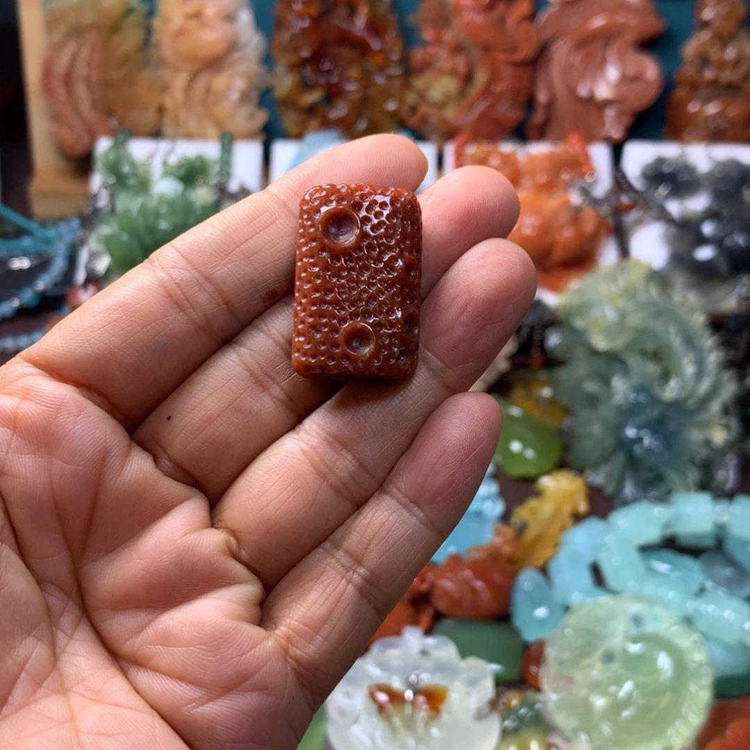 蛇纹石玉未镶嵌挂坠