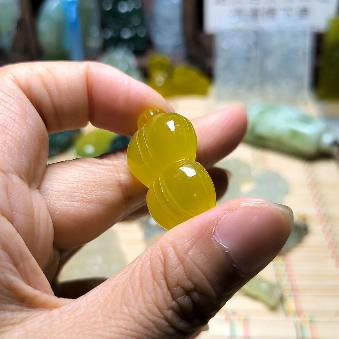 1***3蛇纹石玉未镶嵌颈饰
