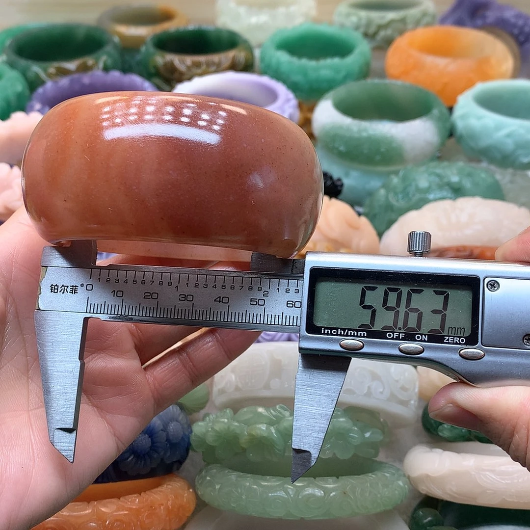 未镶嵌手镯石英质玉