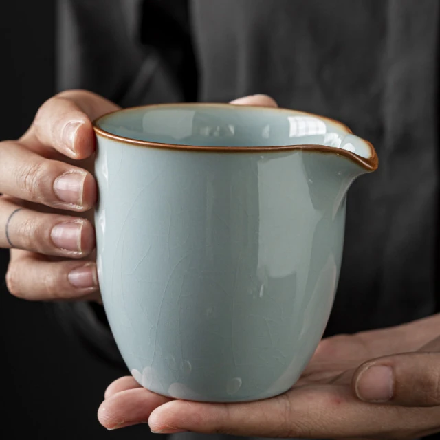 官窑陶瓷功夫茶具汝窑冰裂公道杯开 片可养分茶器家用匀茶杯公道