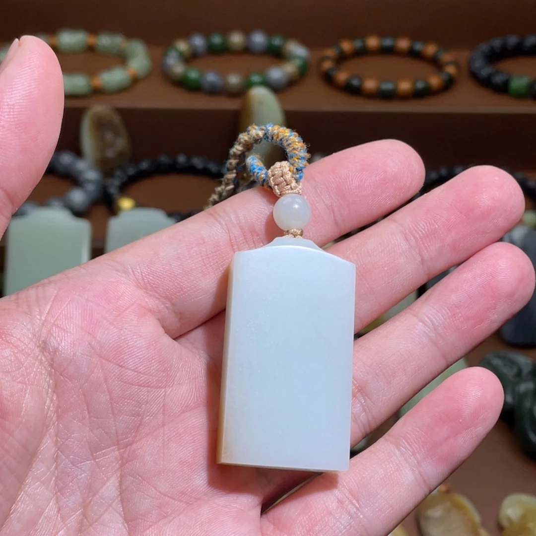 小****颈饰未镶嵌和田玉