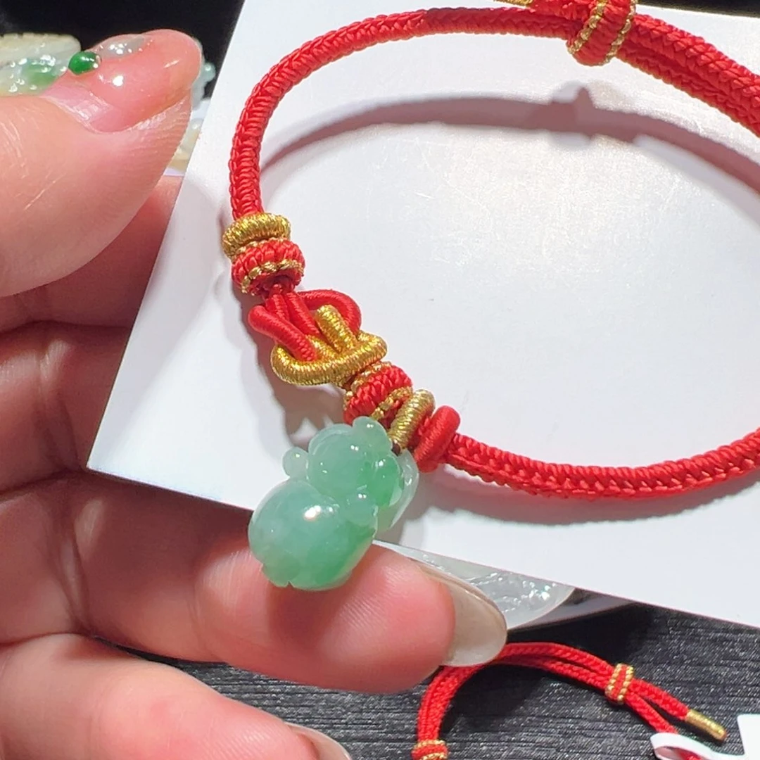 翡翠颈饰未镶嵌手绳