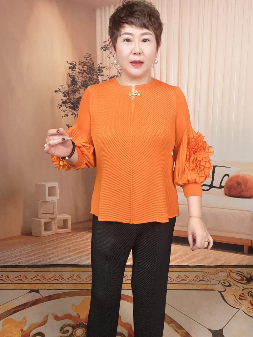 褶皱面料长袖上衣减龄洋气显瘦舒适百搭中老年女装