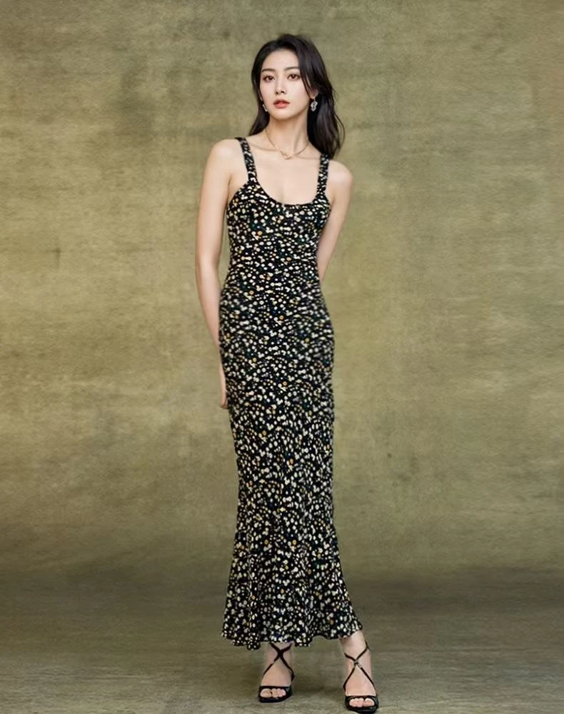 气质碎花雏菊真丝吊带连衣裙修身显瘦长款