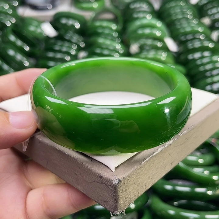 未镶嵌手镯和田玉（碧玉）