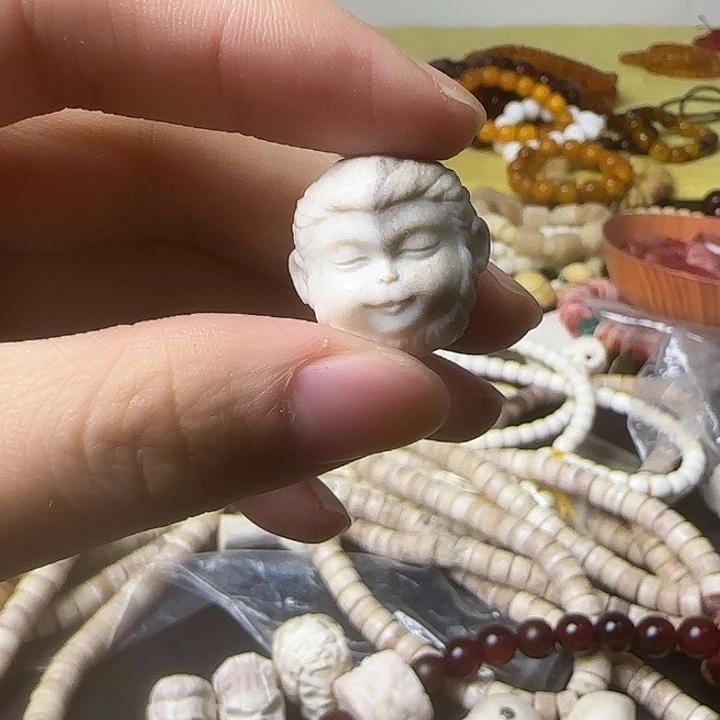 a**n梅花鹿角雕刻猴头