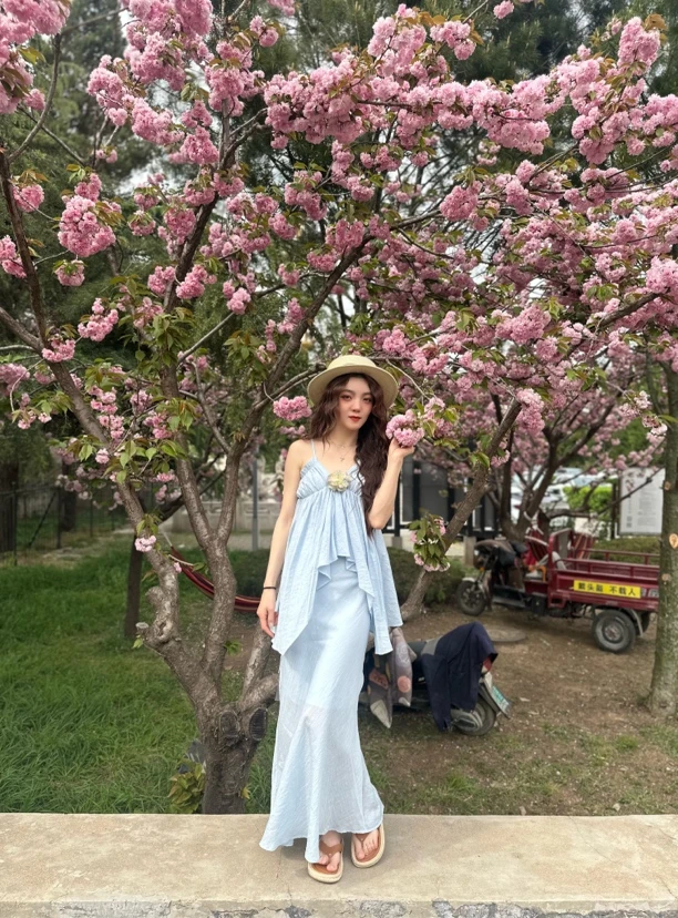 小众度假风气质吊带上衣2025夏季新款时尚高级感鱼尾裙套装两件套