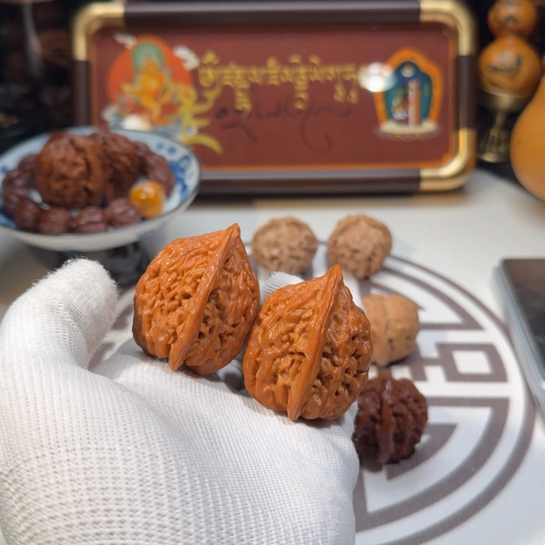 文玩核桃吊坠哈**咯丹鸡