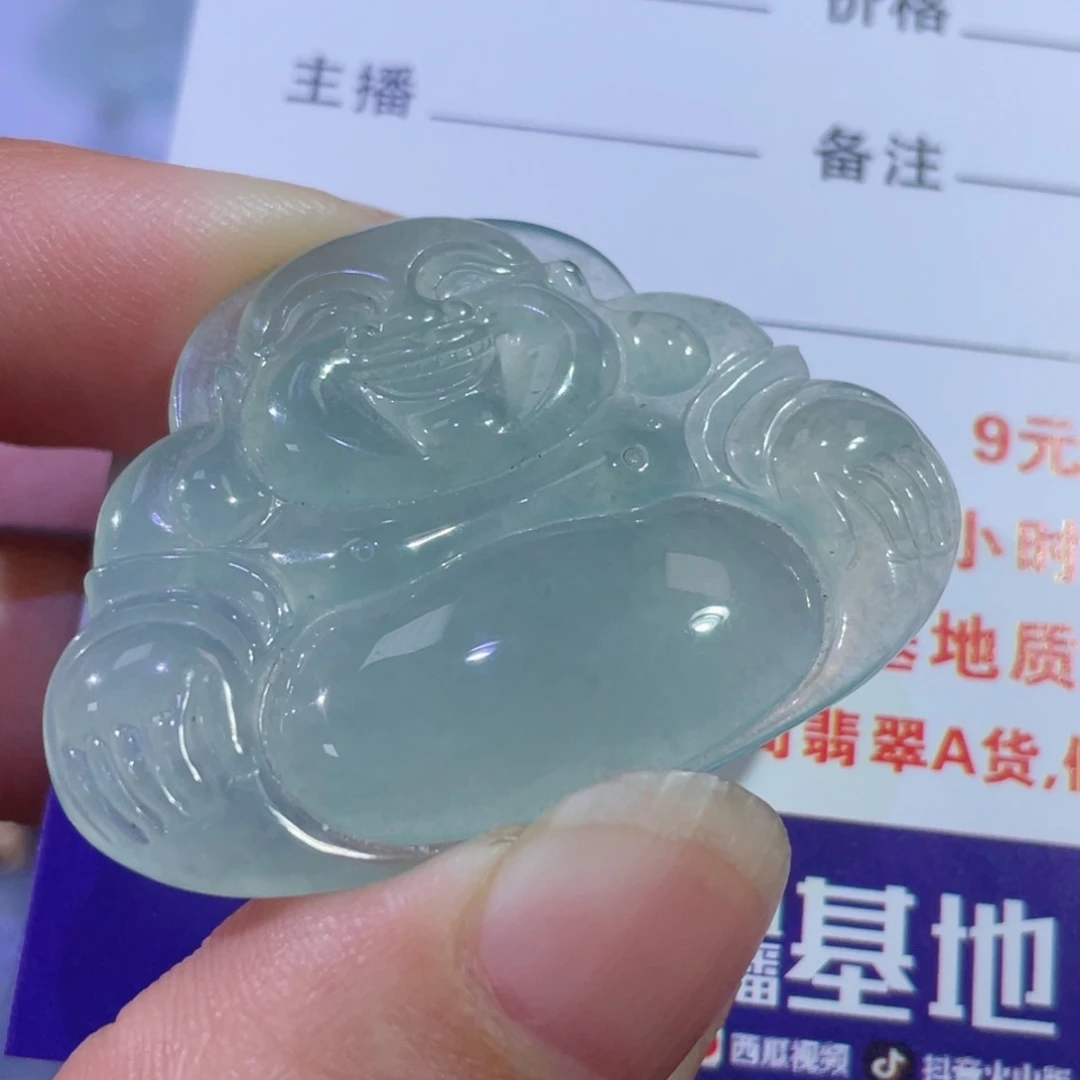 翡翠颈饰未镶嵌佛公