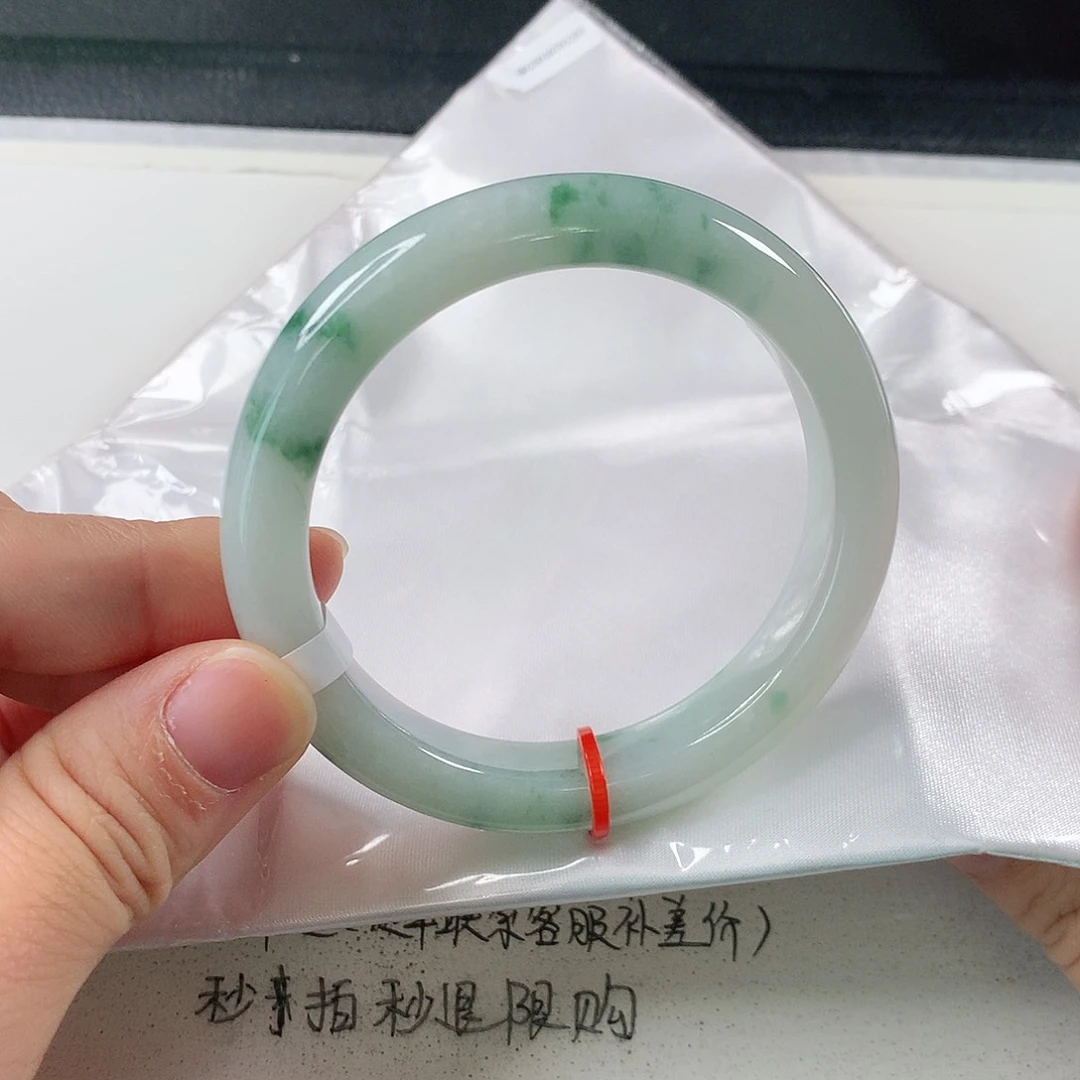 翡翠手镯未镶嵌⑧②