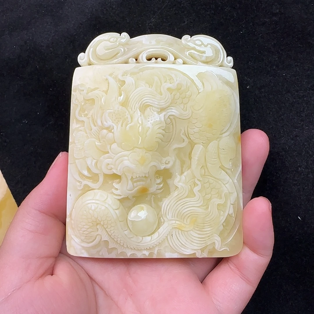 蜜蜡未镶嵌珠宝奇石