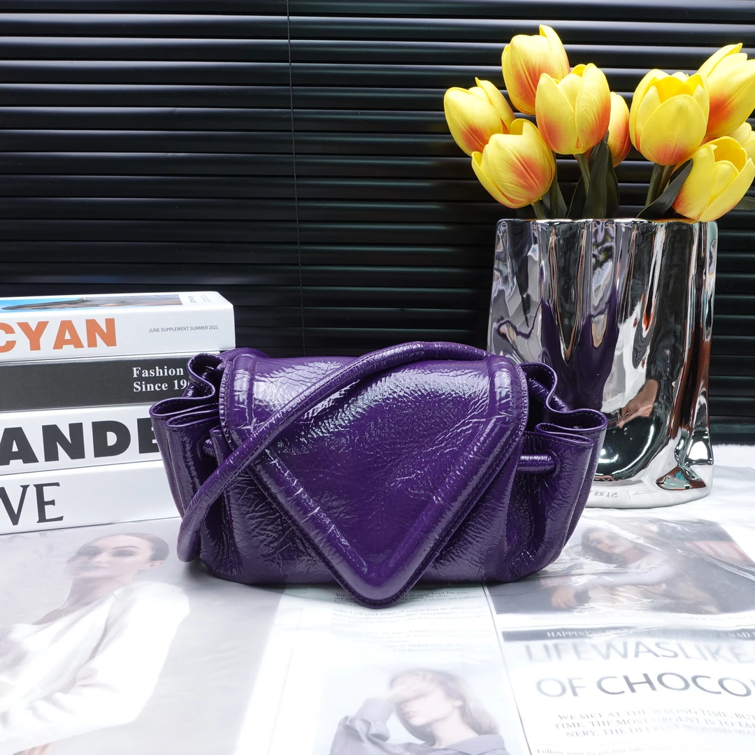 95新 BOTTEGA VENETA/葆蝶家 单肩包/T20253293