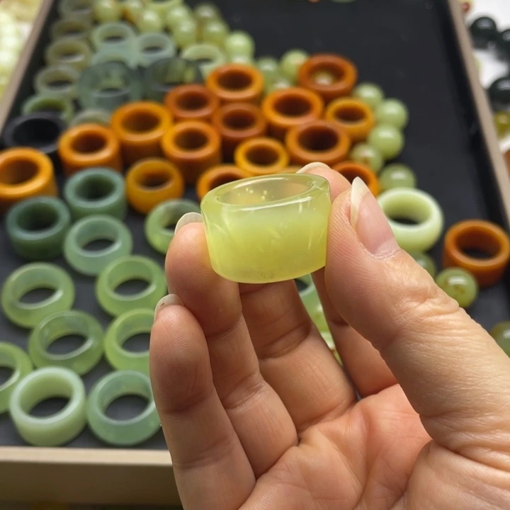 蛇纹石玉戒指合金?***、