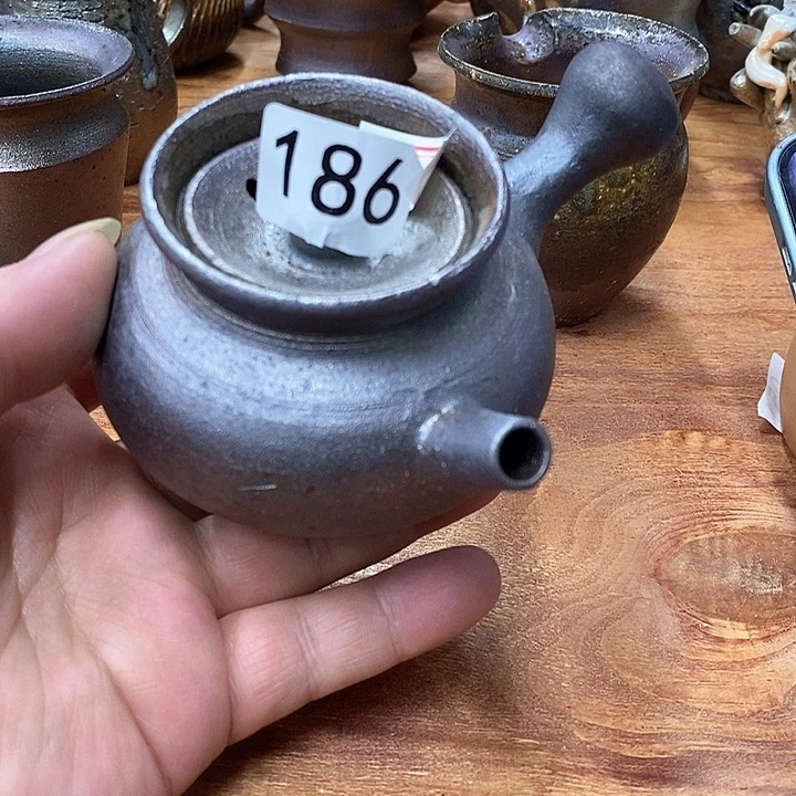 我们的确是一个人的