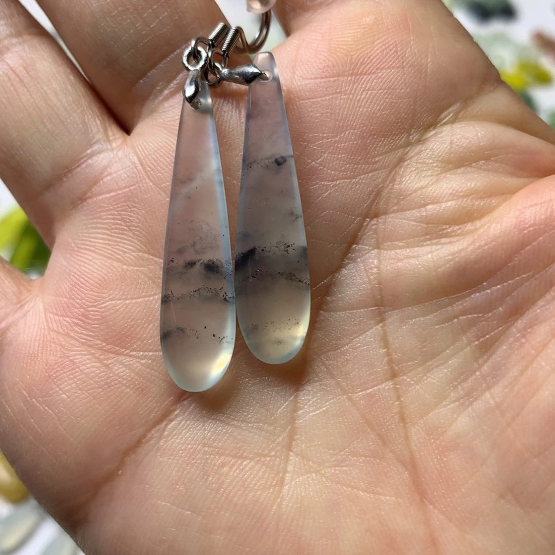 蛇纹石玉未镶嵌耳坠