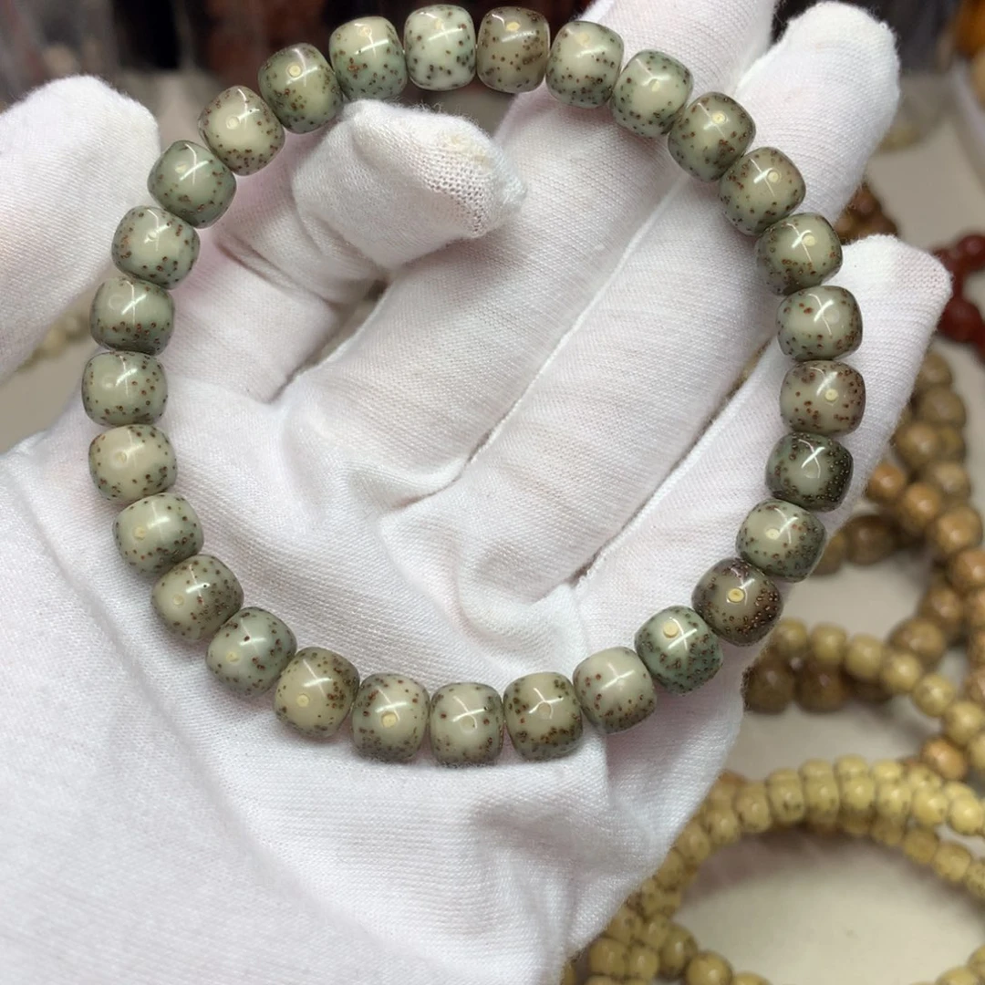 星月菩提吊坠8×7月留白绿幽灵