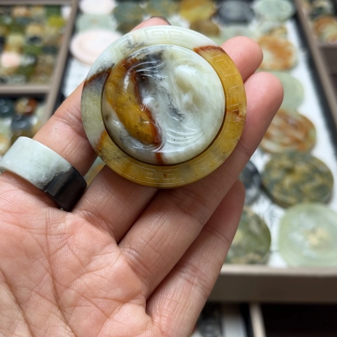 蛇纹石玉合金颈饰