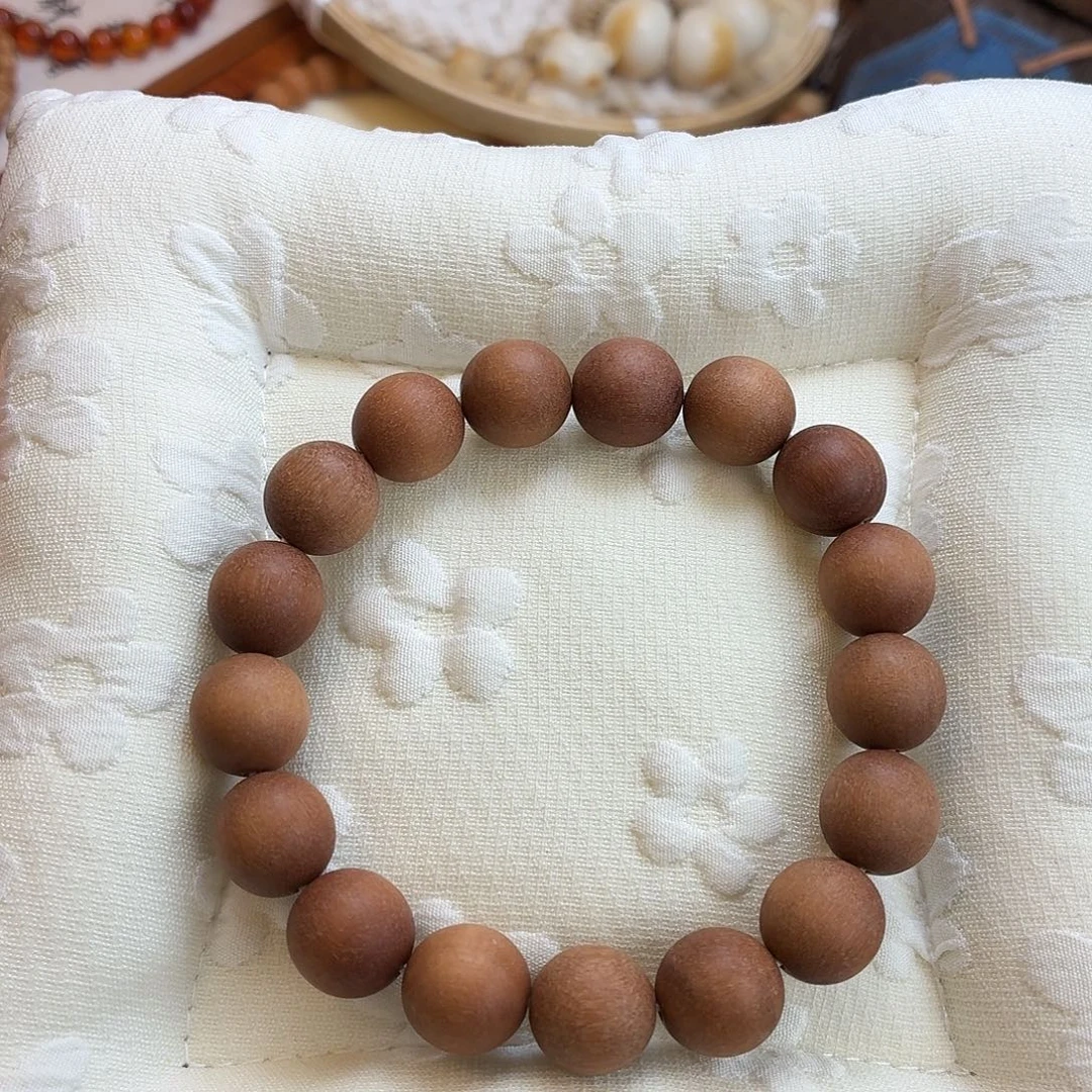 木质类芭比檀手串