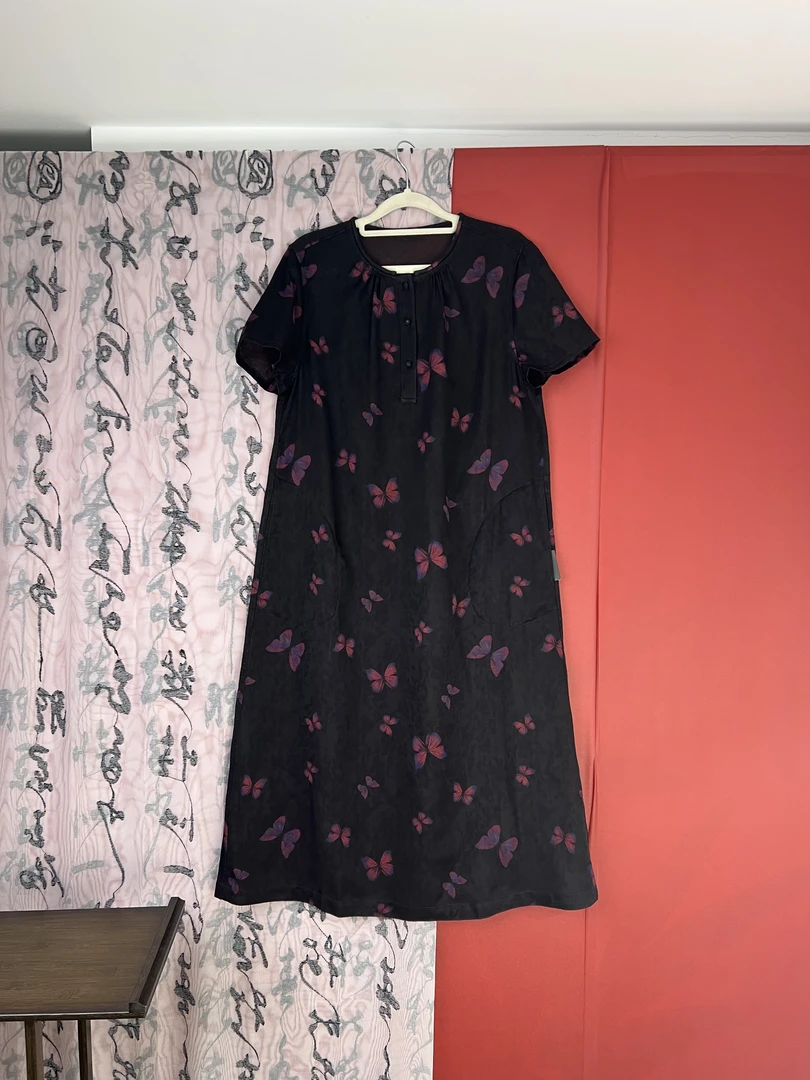 西西推荐-25198默蝶-新品紫蝴蝶香云纱女装连衣裙