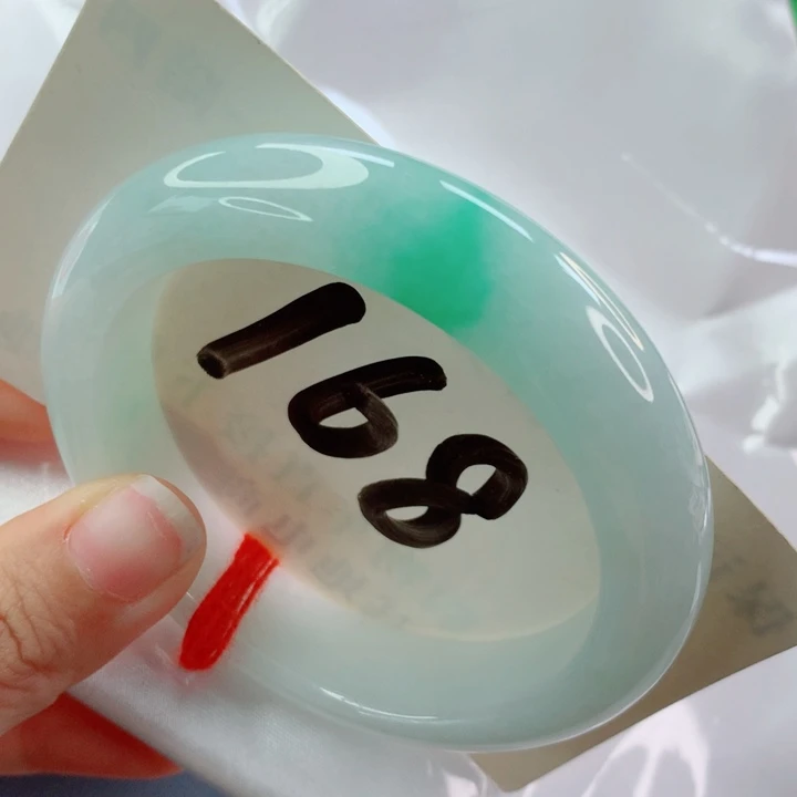翡翠未镶嵌手镯白底青