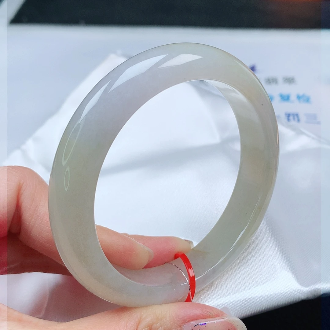 翡翠手镯未镶嵌59圈