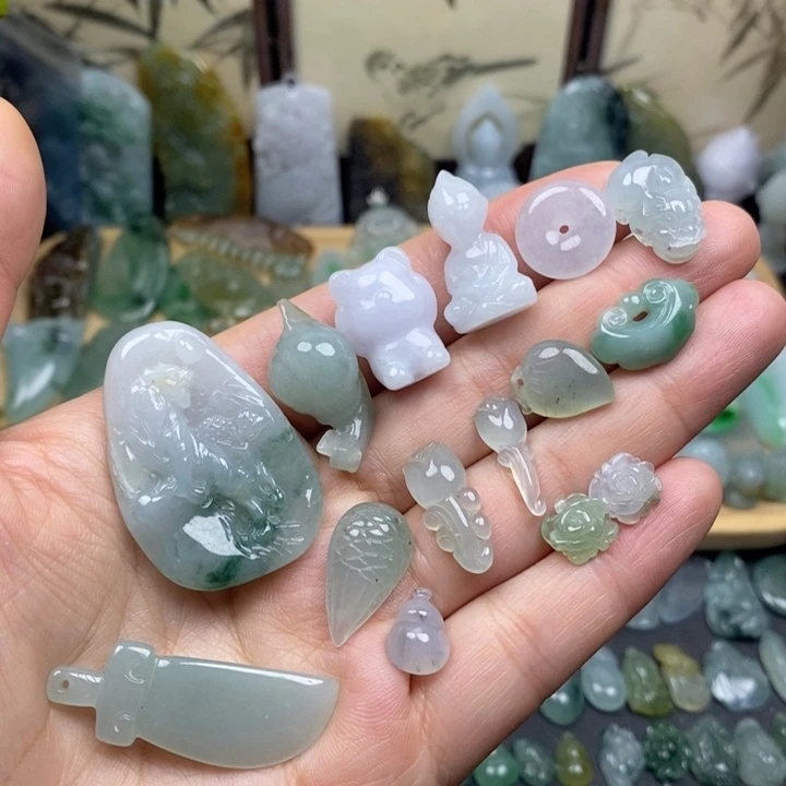 翡翠未镶嵌颈饰配饰一个