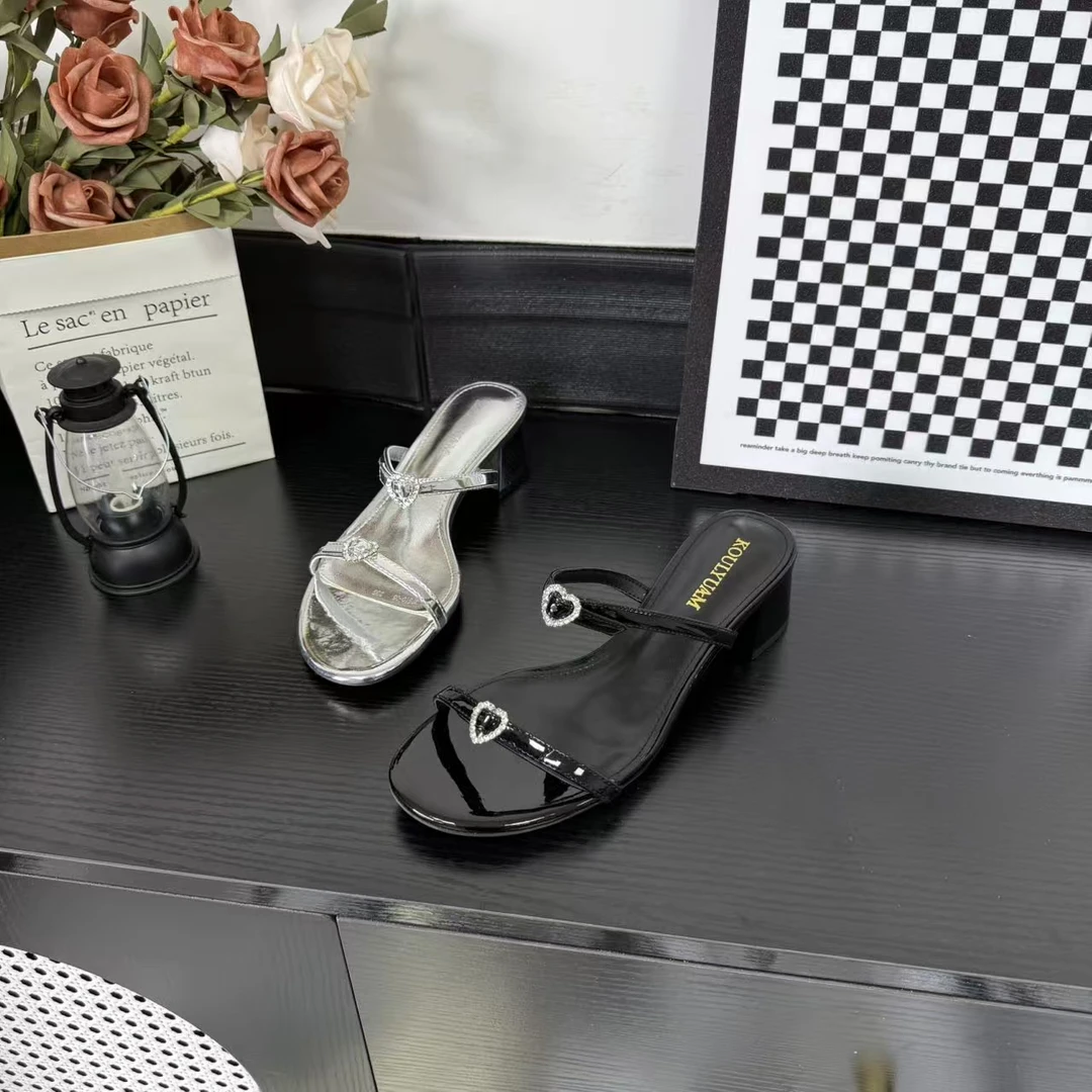 夏季新款时尚休闲女鞋潮流气质凉鞋低跟粗跟舒适冷粘510-05