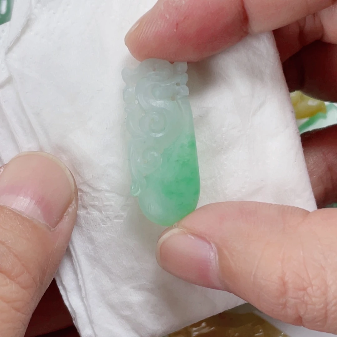 定制翡翠未镶嵌随行