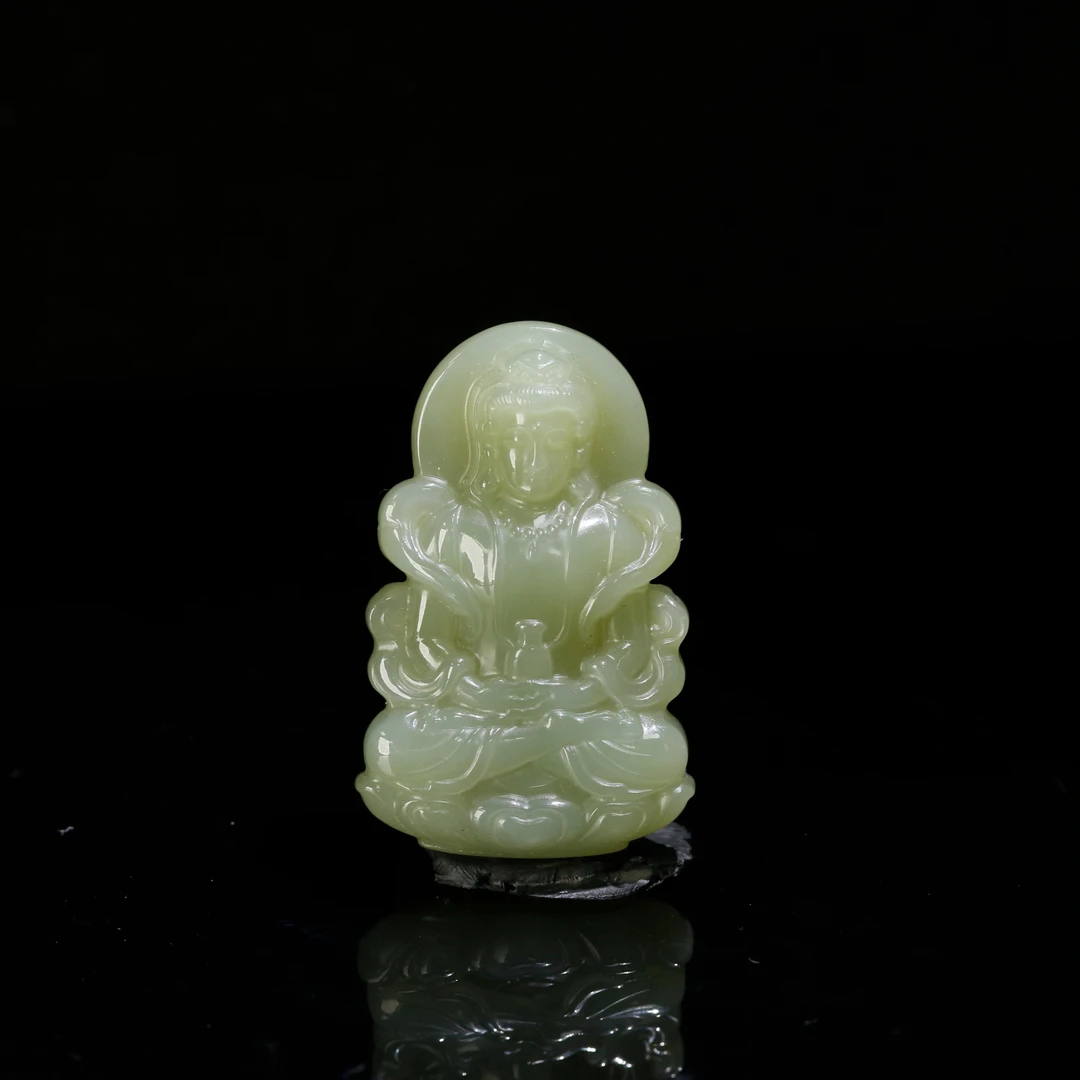 42和田玉湖水绿吊坠 /900472保利厦门拍卖