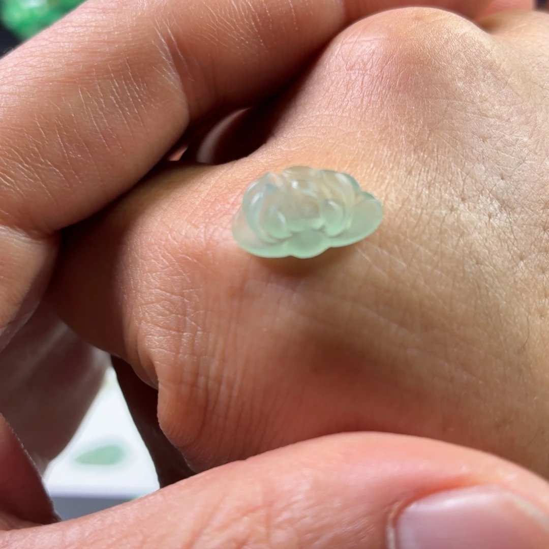 定制翡翠未镶嵌莲花