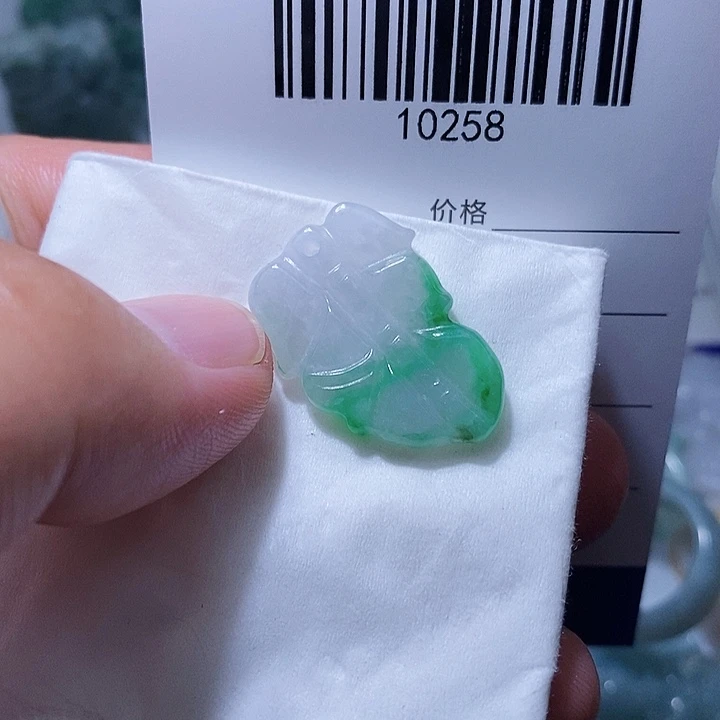 翡翠未镶嵌颈饰天光墟翡翠市场现金代购