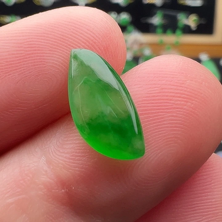 翡翠未镶嵌颈饰随形14.1