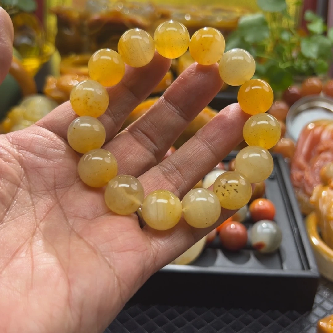 石英质玉未镶嵌颈饰