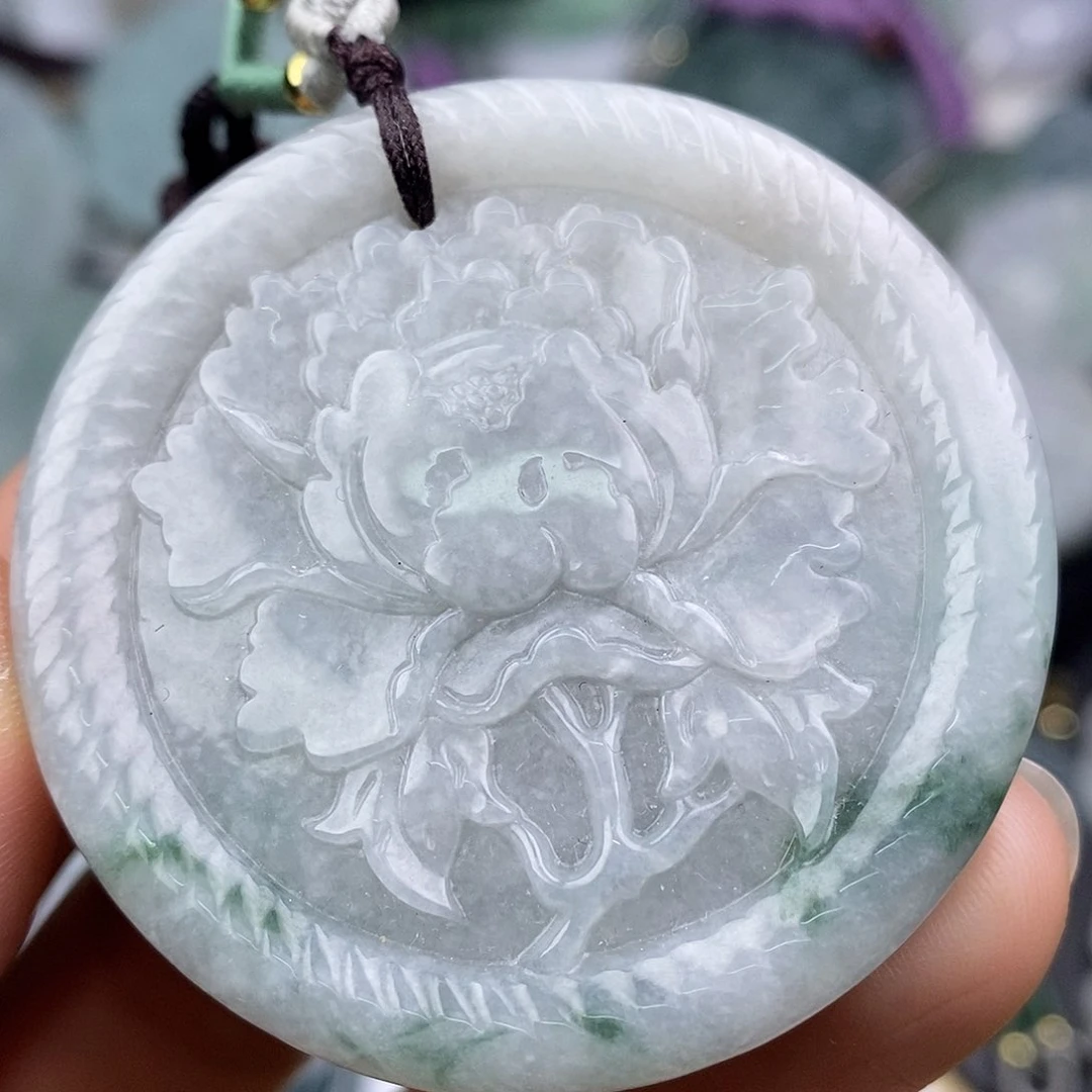 翡翠挂件未镶嵌翡翠